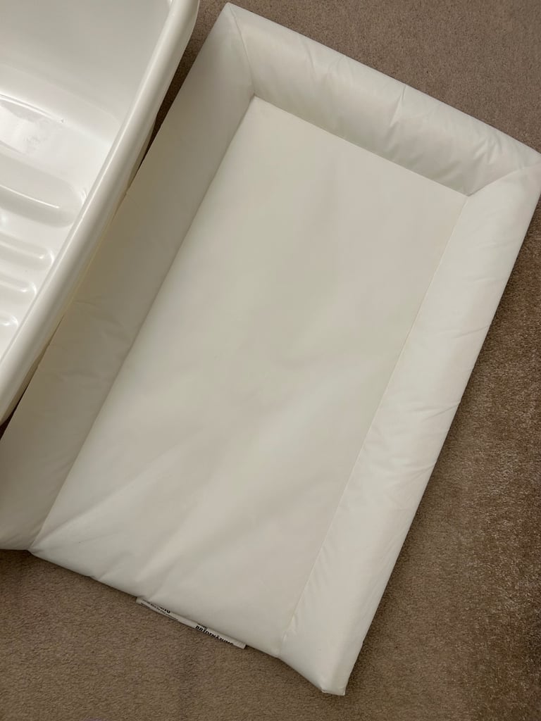 Changing mat, baby bathtub and baby scale