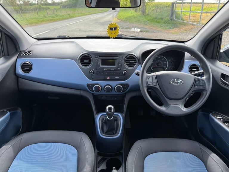 LOW MILEAGE + 2 KEYS