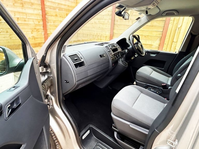 2015 Volkswagen Transporter 4 Seat Auto Driver Transfer Wheelchair Accessible Disabled Access Veh...