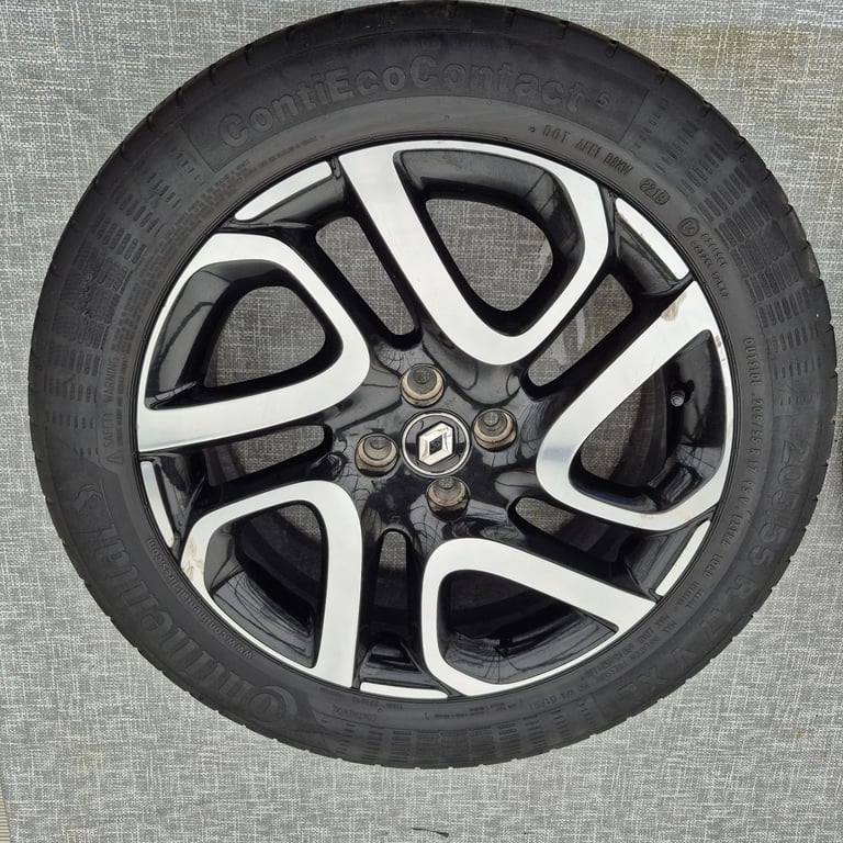 image for Renault Captur 2019 Mk2 17" Pair of wheels and tyres