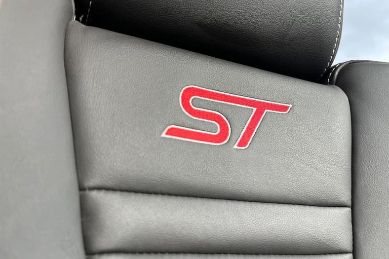 2013 Ford Focus 2.0T ST-3 5dr HATCHBACK PETROL Manual