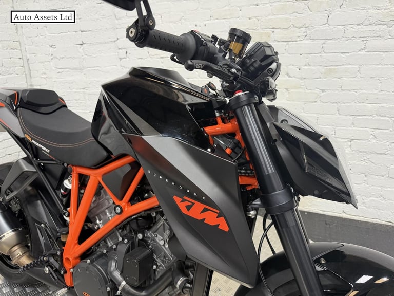 2016 KTM 1290 Super Duke R 1290 Naked Petrol Manual (172 ps) Naked Petrol Manual