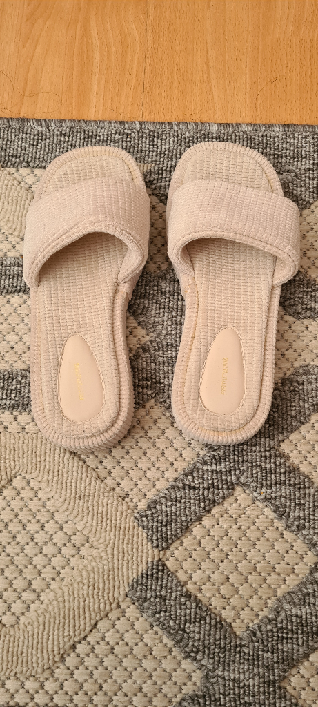 Prettylittlething Sandals 