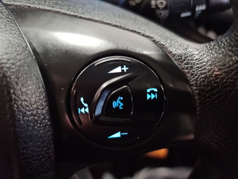 FORD TRANSIT CONNECT 1.5 240 ECOBLUE TREND AUTO L2 120 BHP COMBI VAN