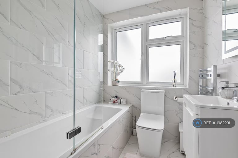 3 bedroom house in Richards Avenue, Romford, RM7 (3 bed) (#1982291)