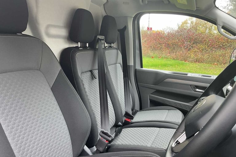 2025 Volkswagen Transporter 2.0 TDI 170 Commerce Pro Van Auto Van Diesel Automatic