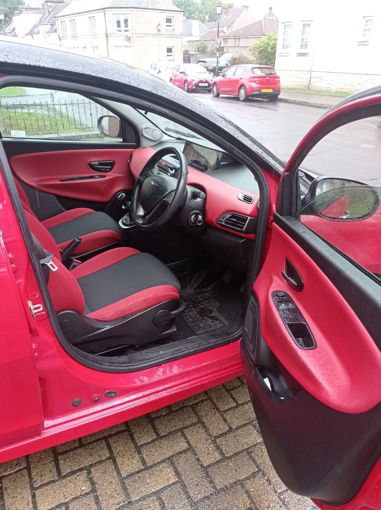 2014 Chrysler Ypsilon 