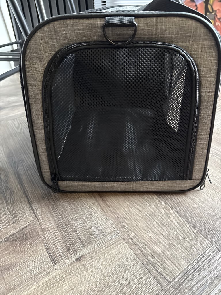 Lovely pet carrier 