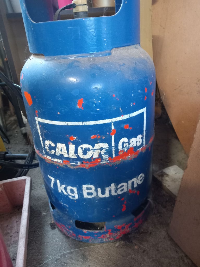image for Calor Gas Bottle 7.5kg with connector valve