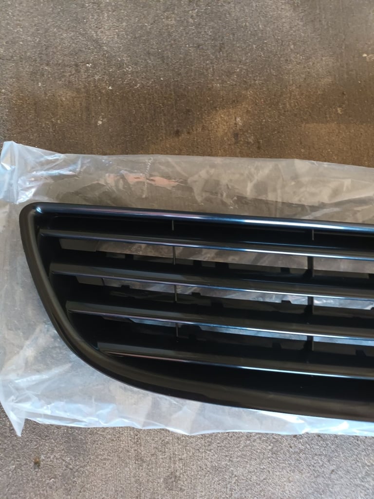 Vauxhall zafira a grill and eye brows