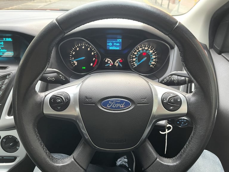 2014 Ford Focus 1.0 125 EcoBoost Zetec 5dr HATCHBACK Petrol Manual