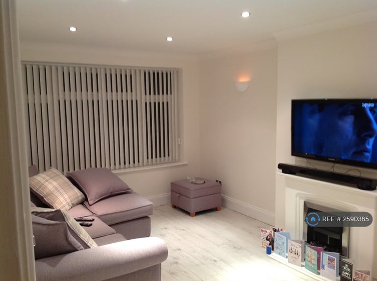 2 bedroom flat in Four Pounds Avenue, Coventry, CV5 (2 bed) (#2590385)