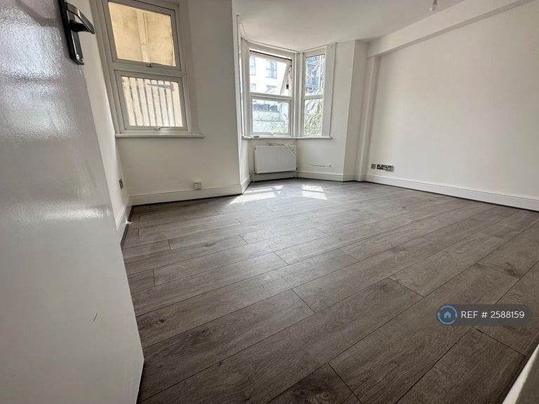 2 bedroom house in Stoke Road, Slough, SL2 (2 bed) (#2588159)