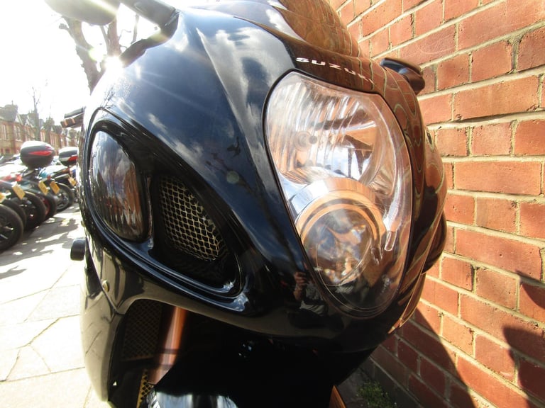 SUZUKI GSX1300 HAYABUSA * VERY LOW MILES 11000 *2 FORMER KEEPERS* WOW *
