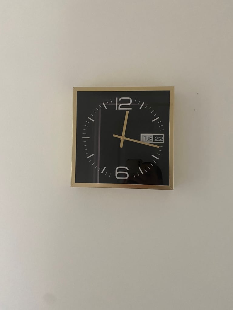 Wall clock
