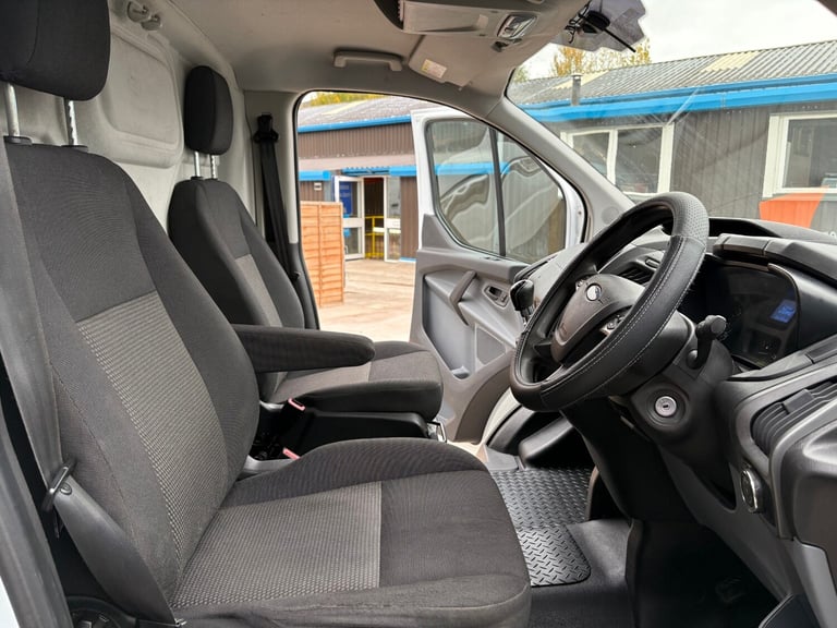 2015 Ford Transit Custom 2.2 TDCi 100ps Low Roof Van ECOnetic PANEL VAN Diesel Manual