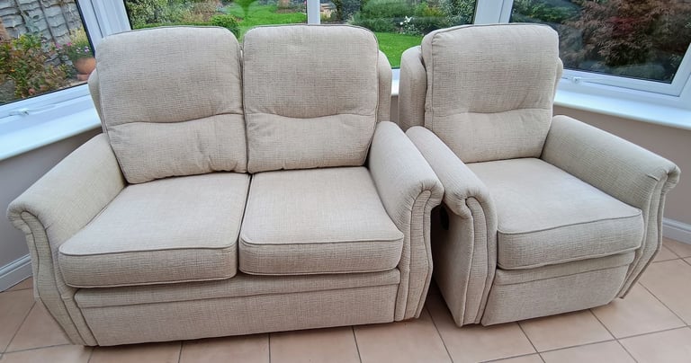 Recliner Chair and Matching 2 Seater Sofa [Electric Reclining Action]