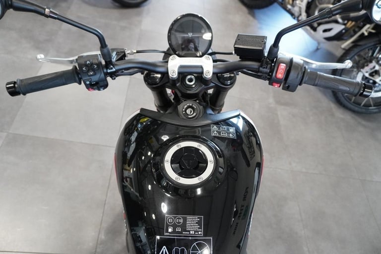 Triumph Trident 660, 2025, Diablo Red. IN STOCK NOW