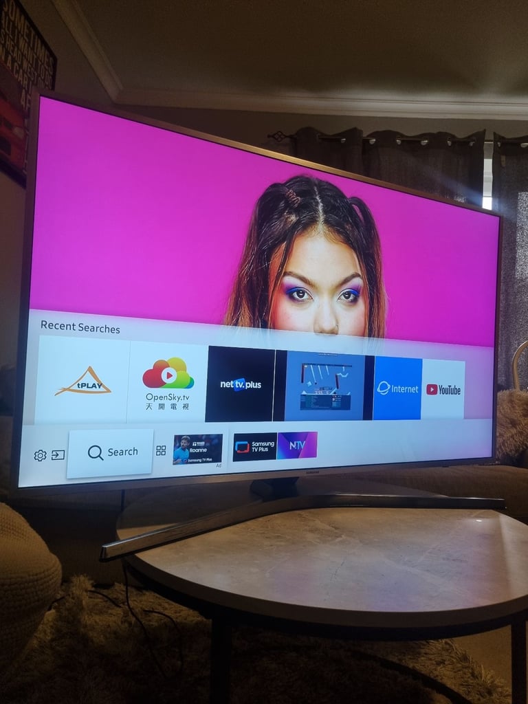50" Samsung 4k Smart CRYSTAL ULTRA UHD LED WiFi TV with Stand and Remote £180