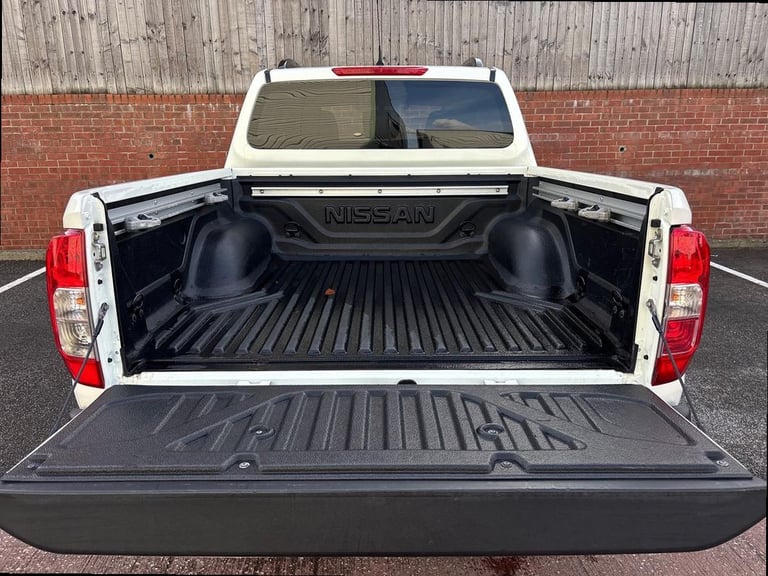 2021 Nissan Navara Double Cab Pick Up N-Guard 2.3dCi 190 TT 4WD Auto PICK UP DIESEL Automatic