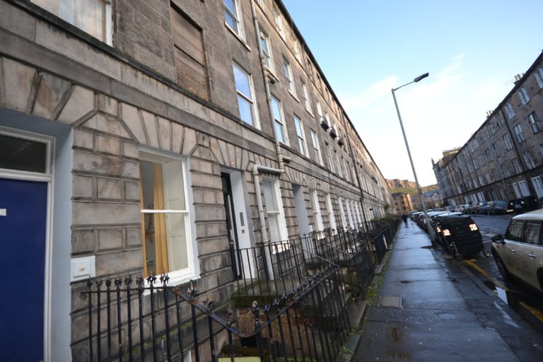 1 bedroom flat in Montague Street, Newington, Edinburgh, EH8 9QT