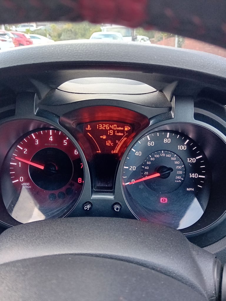 Nissan, JUKE, Hatchback, 2013, Manual, 1618 (cc), 5 doors