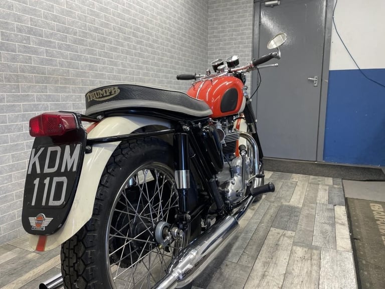 1966 TRIUMPH T120 BONNEVILLE GRENADIER RED  + ALASKAN WHITE