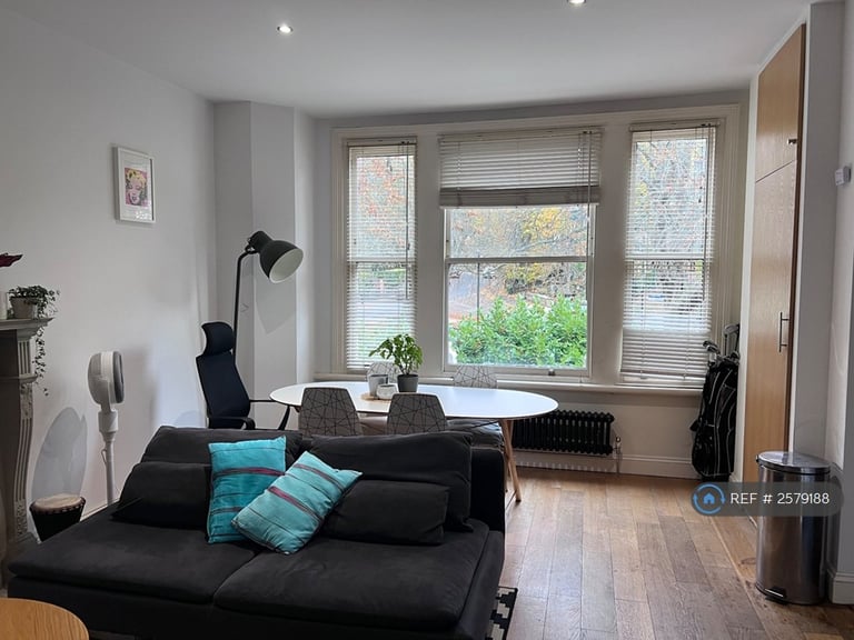 3 bedroom flat in Avenue Road, London, N6 (3 bed) (#2579188)