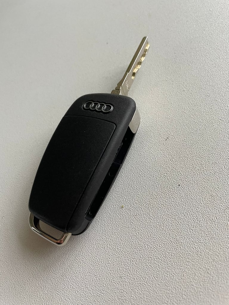 Original Audi 3 button car key. 