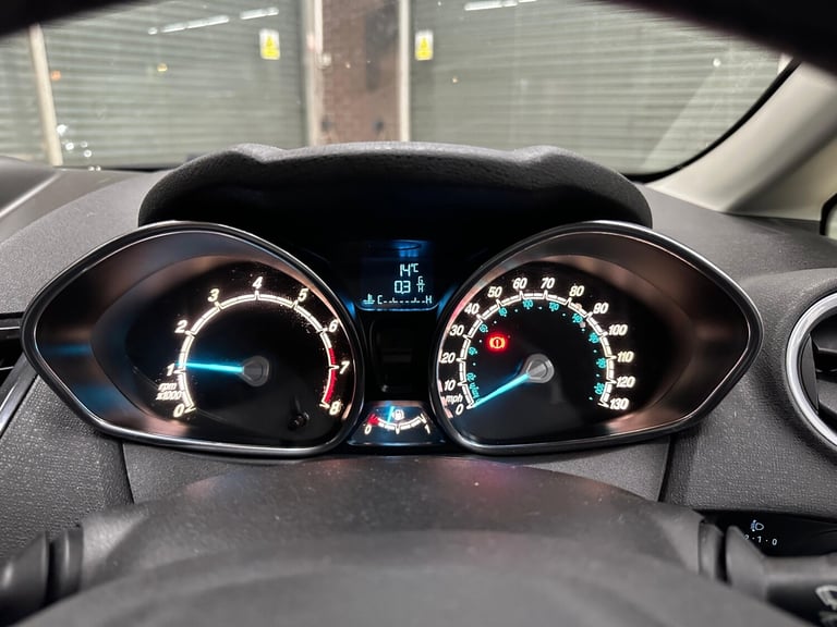 2016 Ford Fiesta 1.0 EcoBoost Zetec 5dr HATCHBACK Petrol Manual