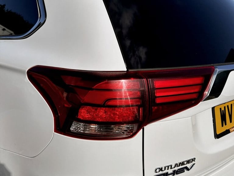 2020 Mitsubishi Outlander h TwinMotor Reflex Plus SUV HYBRID Automatic