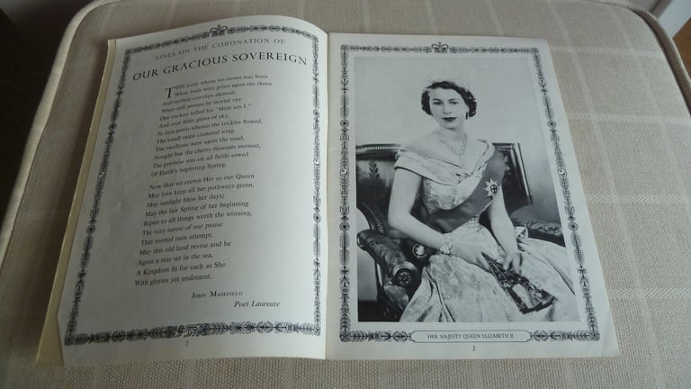 Selection of vintage and modern Royal Family memorabilia books and brochures