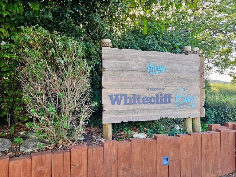 Cheap static caravan for sale at Whitecliff Bay, Isle of Wight PO35 5PL Beach access