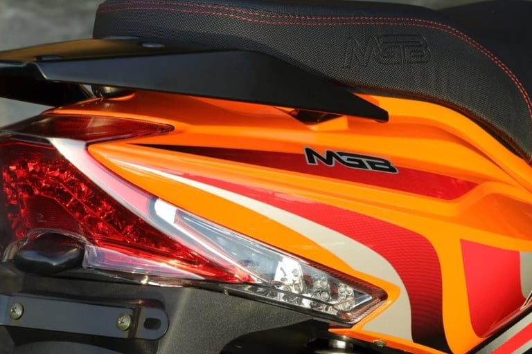 NEW MGB R8 125cc Sports Scooter Affordable Reliable Commuter A1 Licence Learn...