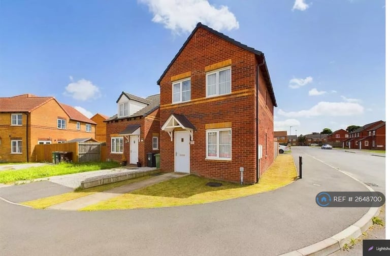 3 bedroom house in Thornton Grove, Bradford, BD4 (3 bed) (#2648700)