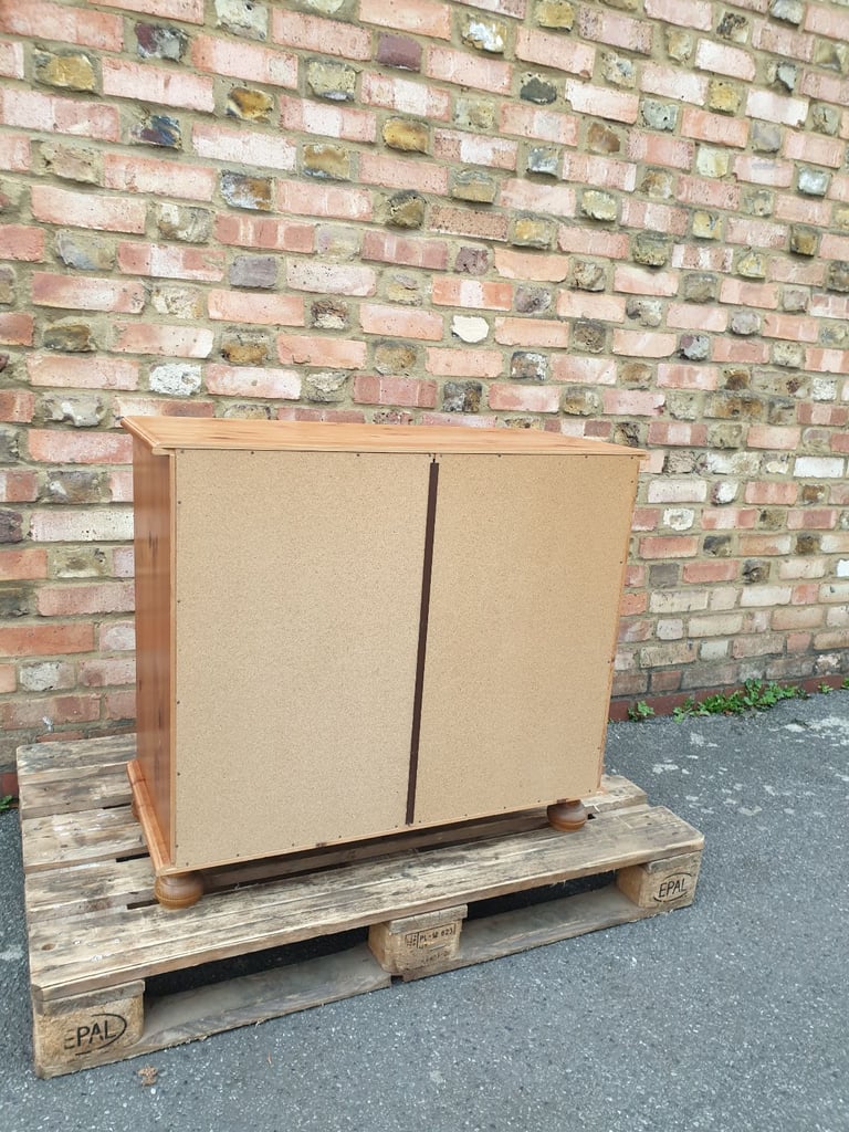 Classic Vintage Pine Chest Of Drawers commode dresser