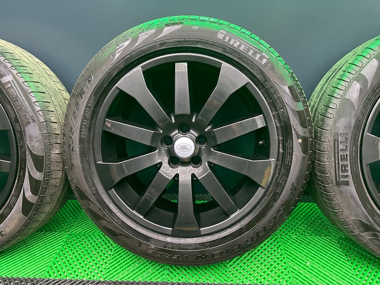 Land Rover Freelander 2 19 inch HST’s powder coated Technical Grey Alloy wheels & Pirelli tyres!