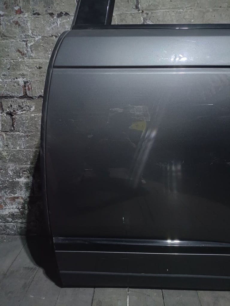 Range Rover Evoque SDV8 Rear Left Door Complete – Trim, Switches, Interior Panel