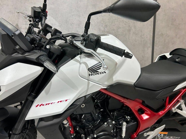 74/2025 Honda CB750 Hornet - ONLY 749 MILES!!
