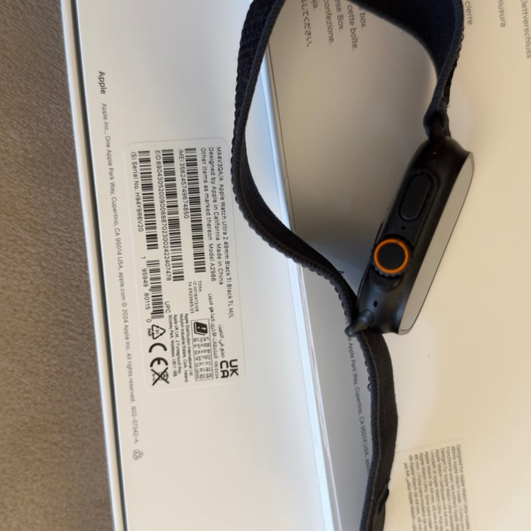 Apple Watch Ultra 2 Black GPS+Cellular 49mm Titanium with the Trail Loop strap 