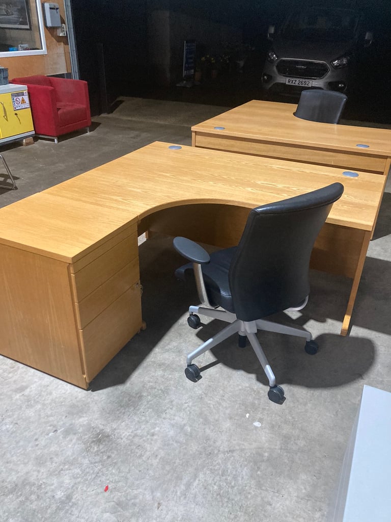 Office desk for sale outlet olx