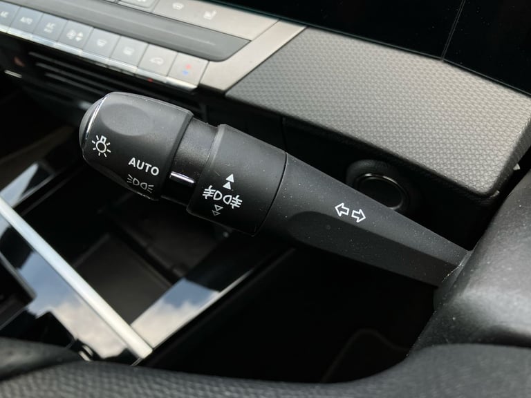 2024 Vauxhall Astra 115kW Ultimate 54kWh 5dr Auto Hatchback Electric Automatic