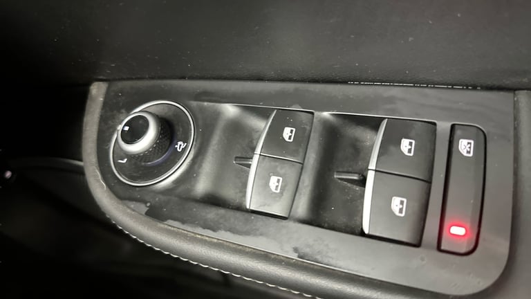 2019 Alfa Romeo Giulia 2.0T Veloce Ti Saloon 4dr Petrol Auto Euro 6 (s/s) (280 ps) - CLIMATE PACK...