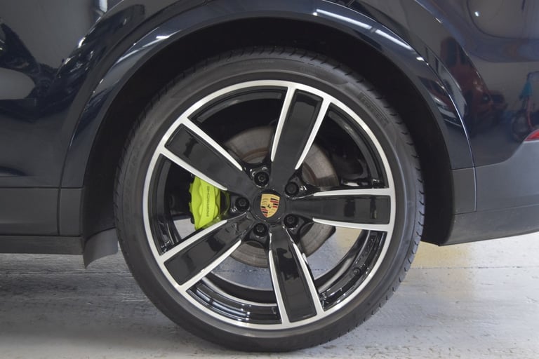 PORSCHE CAYENNE 3.0 V6 E-Hybrid 17.9kWh Platinum Edition 2022