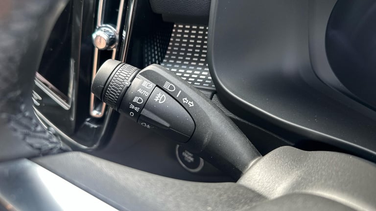 2025 Volvo XC40 2.0 B4P Plus Black Edition 5dr Auto ESTATE PETROL Automatic