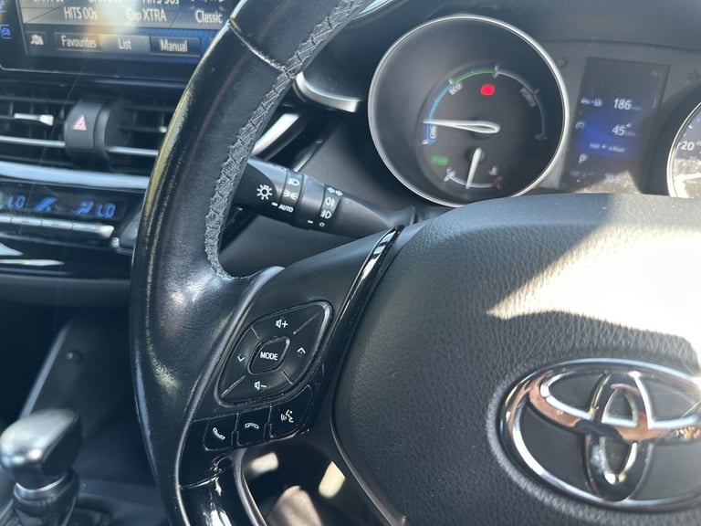 2017 Toyota C-HR 1.8 VVT-h Icon SUV 5dr Petrol Hybrid CVT Euro 6 (s/s) (122 ps) HATCHBACK PETROL/...