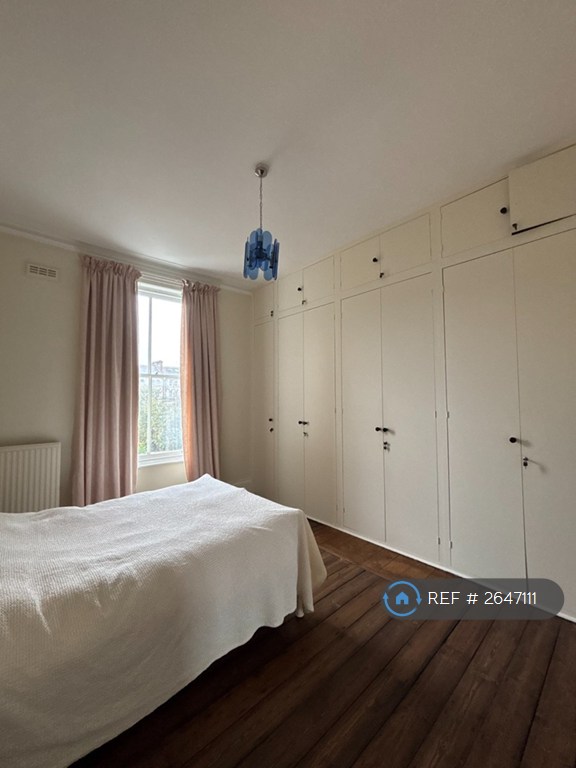 1 bedroom flat in Gwendwr Road, London, W14 (1 bed) (#2647111)