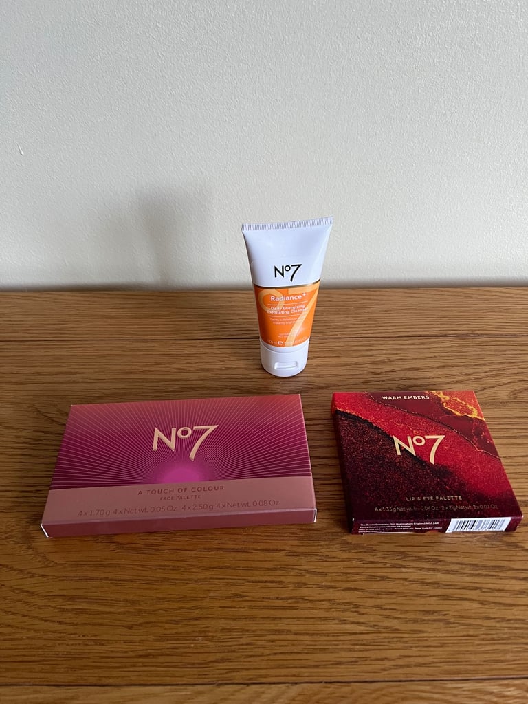 image for Job lot Brand New No7 Make Up Palettes and Exfoliating Cleanser
