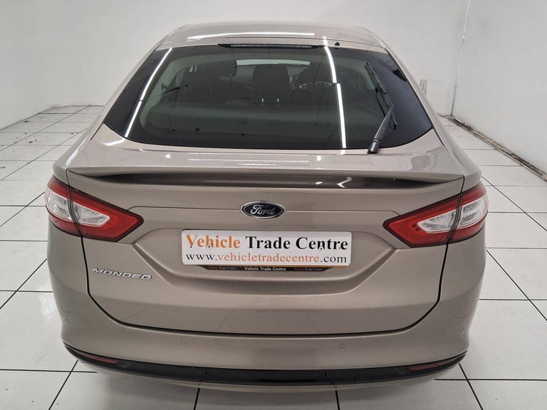 2015 Ford Mondeo 2.0 TDCi Titanium Hatchback 5dr Diesel Manual Euro 6 (s/s) (150 ps) HATCHBACK Di...