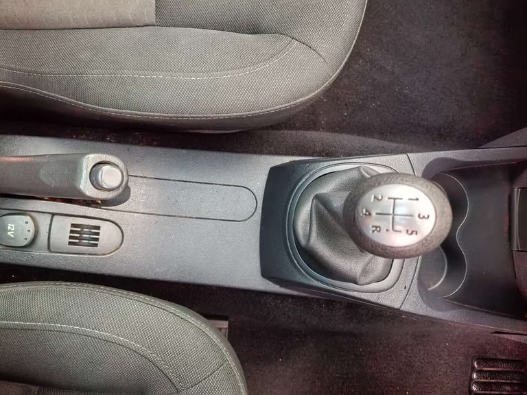 2009 Renault Clio 1.1 Clio Expression 16v 5dr Hatchback Petrol Manual